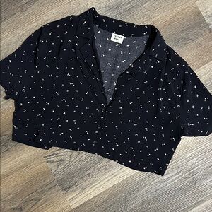 (25) Aritzia Sunday Best Navy Floral Button-Down Shirt